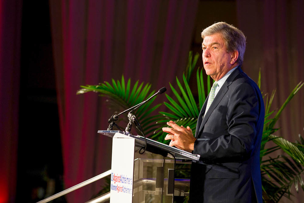 Against Alzheimer’s
Sen. Roy Blunt, R-Missouri, above, accepts the Congressional Champion Award from nonprofit UsAgainstAlzheimer’s on Oct. 4 at the National Alzheimer’s Summit in Washington, D.C.
