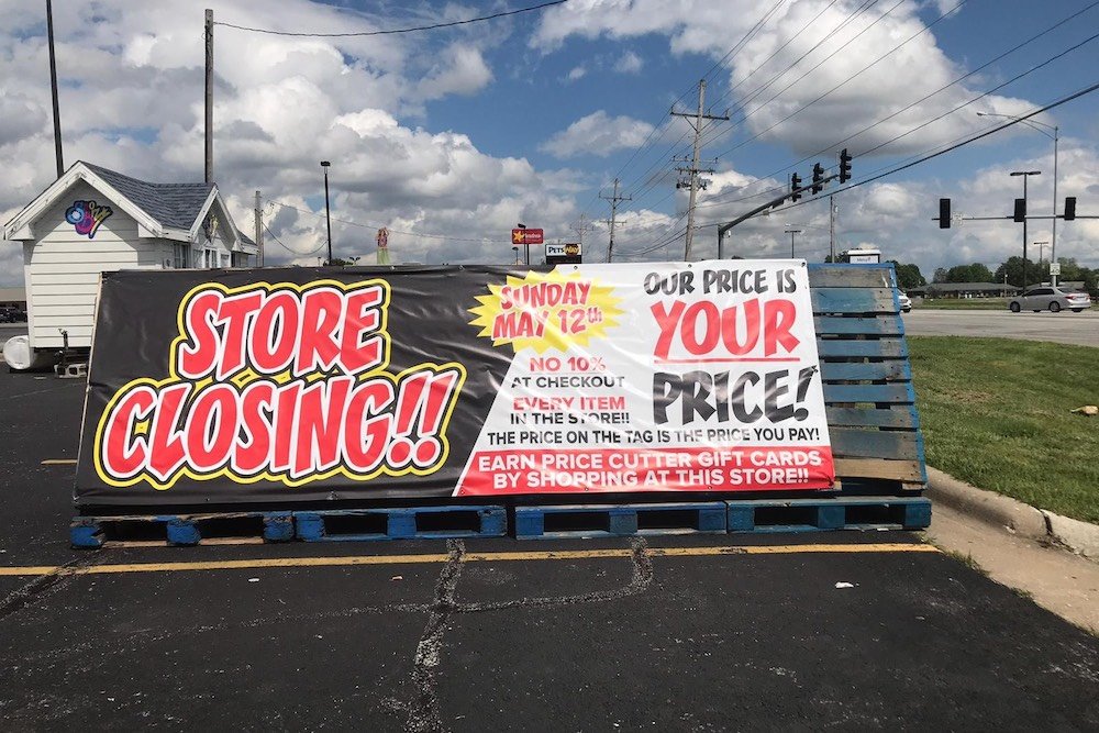 Signage fronting Battlefield Road indicates May 12 was the last day for King Cash Saver.